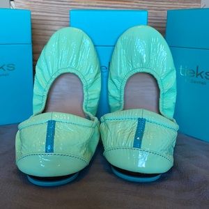 Mint Green Tieks size 9